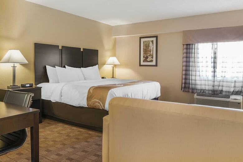 Hotel Quality Inn & Suites