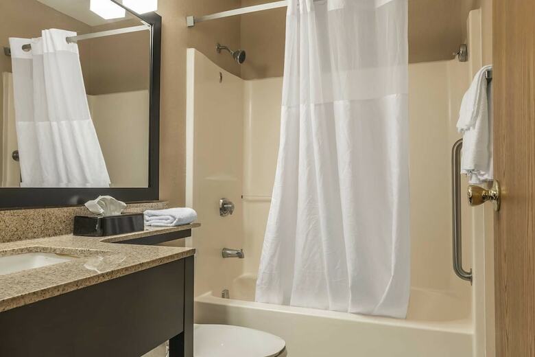Hotel Quality Inn & Suites