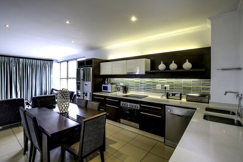 The Nicol Hotel And Apartments