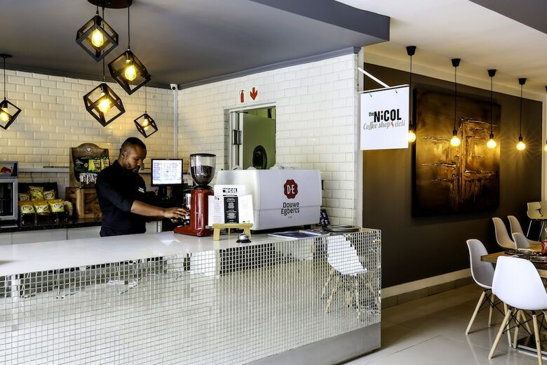 The Nicol Hotel And Apartments