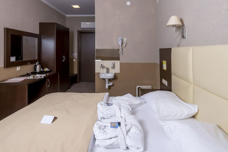 Hotel Otel Elisa Inn