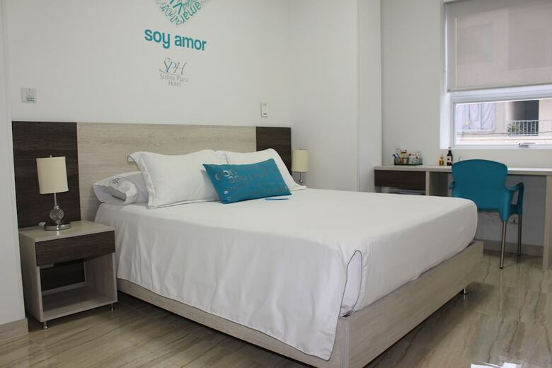Sixtina Plaza Hotel