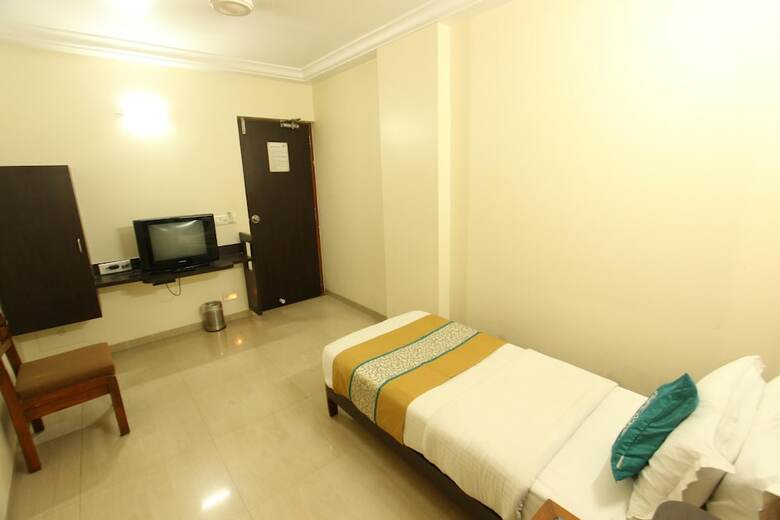Oyo 1377 Hotel Alfa