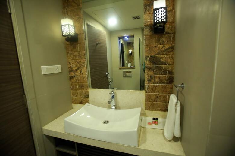 Oyo 1395 Hotel Gandhi International