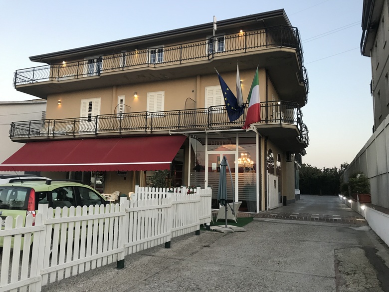 Ascot Hotel