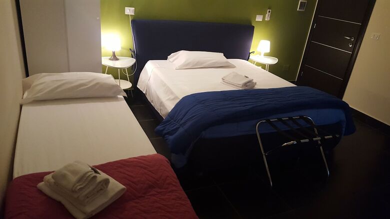 Ascot Hotel