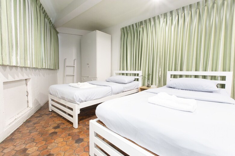 Hostal Hostel 16