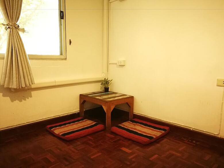 Hostal Hostel 16