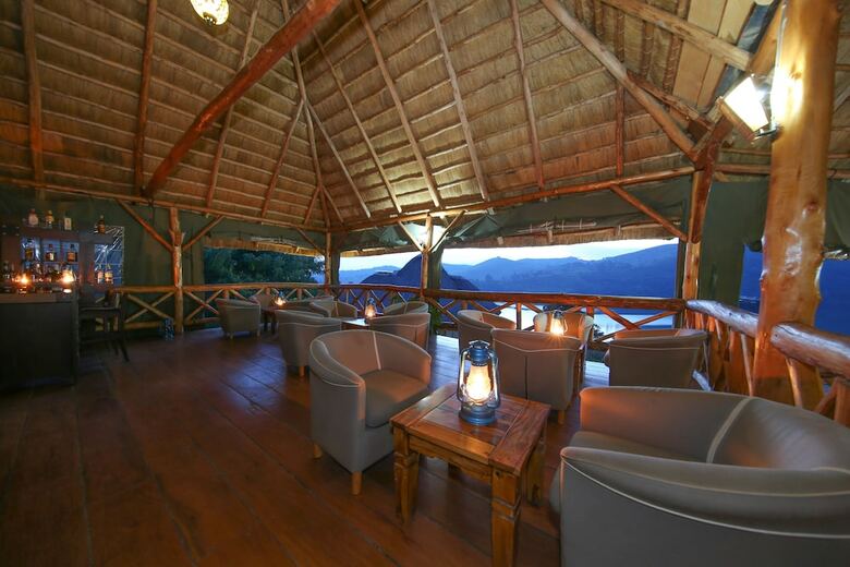 Posada Crater Safari Lodge