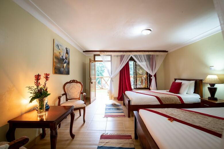Posada Crater Safari Lodge