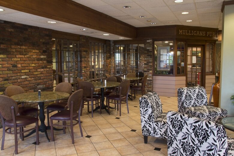 Hotel Lamplighter Inn & Suites - North