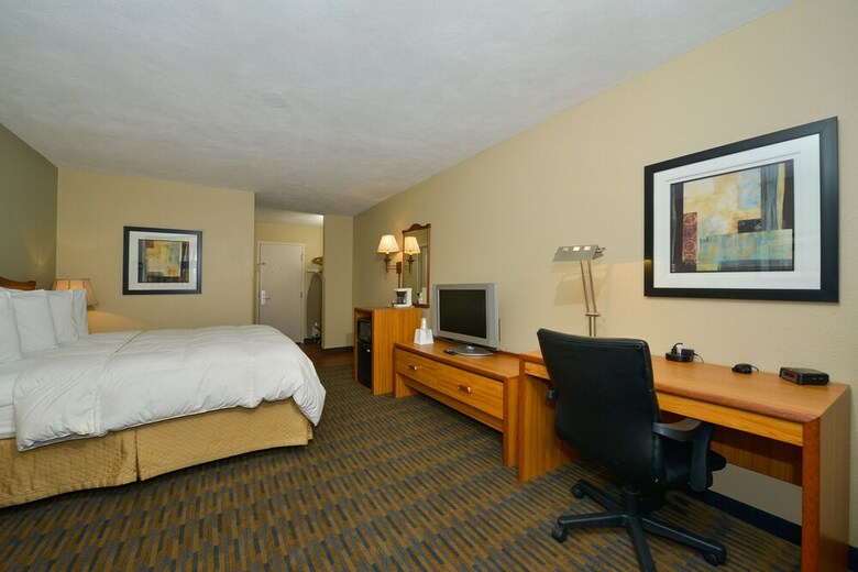 Hotel Lamplighter Inn & Suites - North