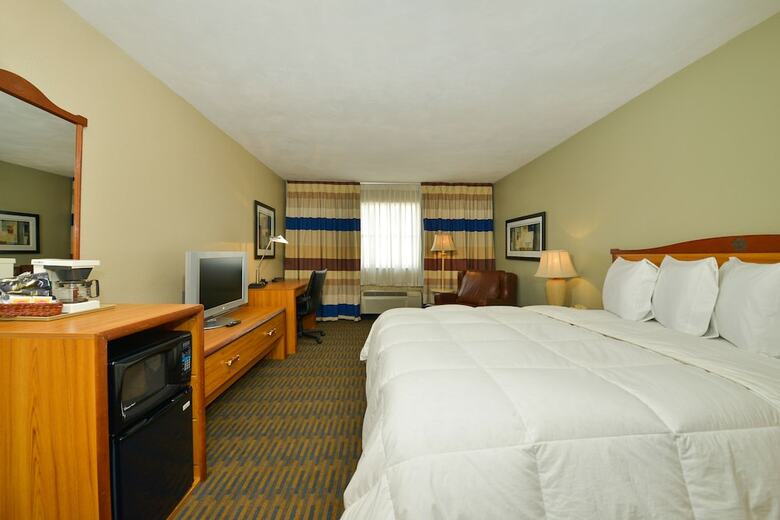 Hotel Lamplighter Inn & Suites - North