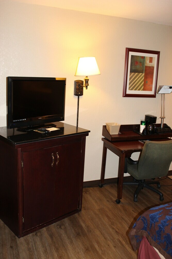 Hotel Lamplighter Inn & Suites - North