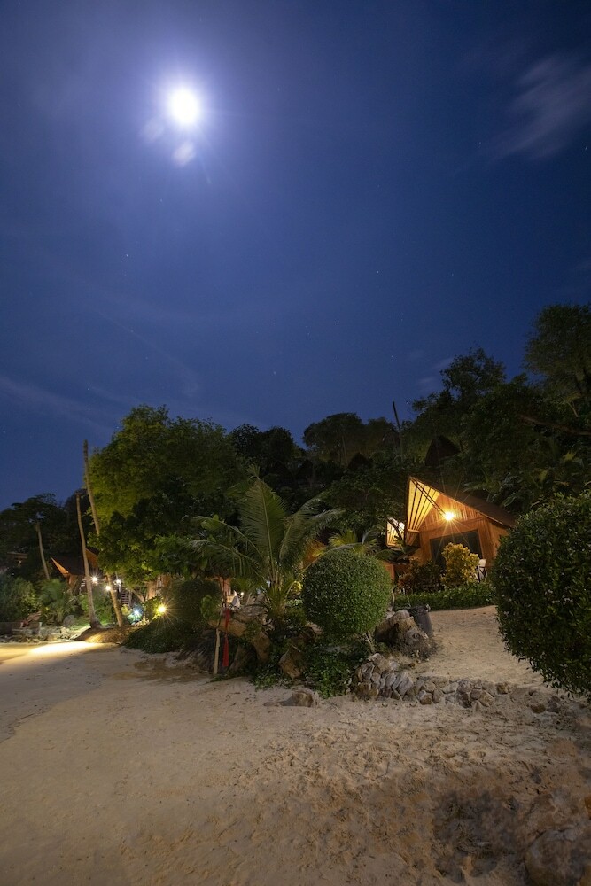 Hotel The Cove Phi Phi