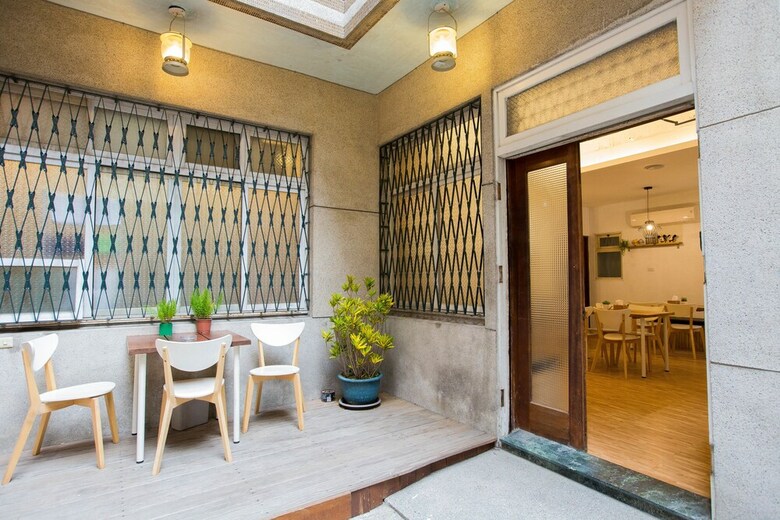 Bed & Breakfast Two Meters Lane Two Hall