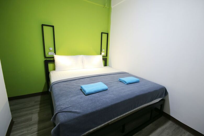 Hostal The Pillow Hostel