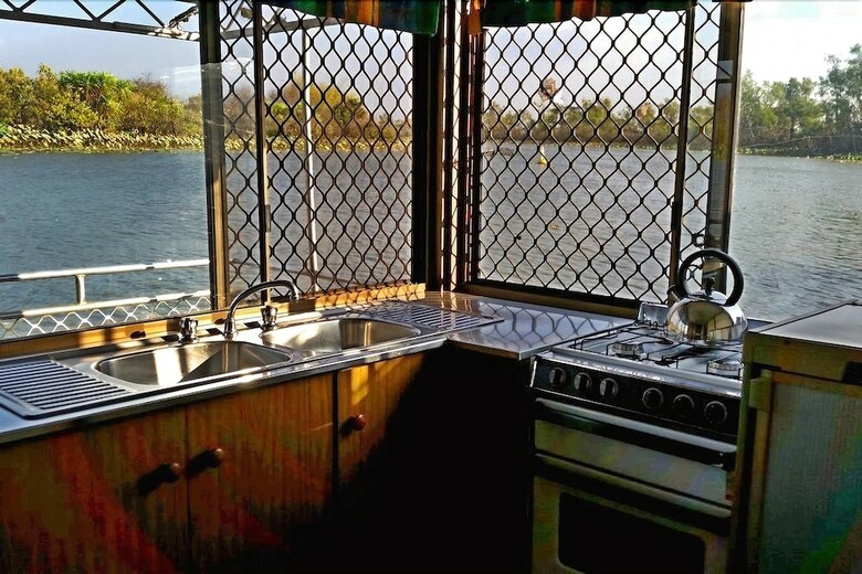 Corroboree Houseboats