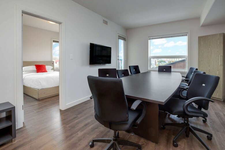 Hotel Ramada By Wyndham Fort Mcmurray