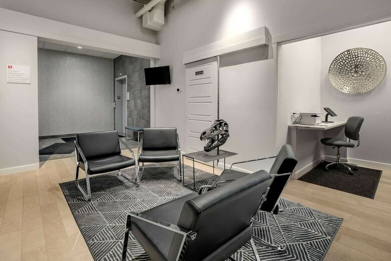 Hotel Ramada By Wyndham Fort Mcmurray