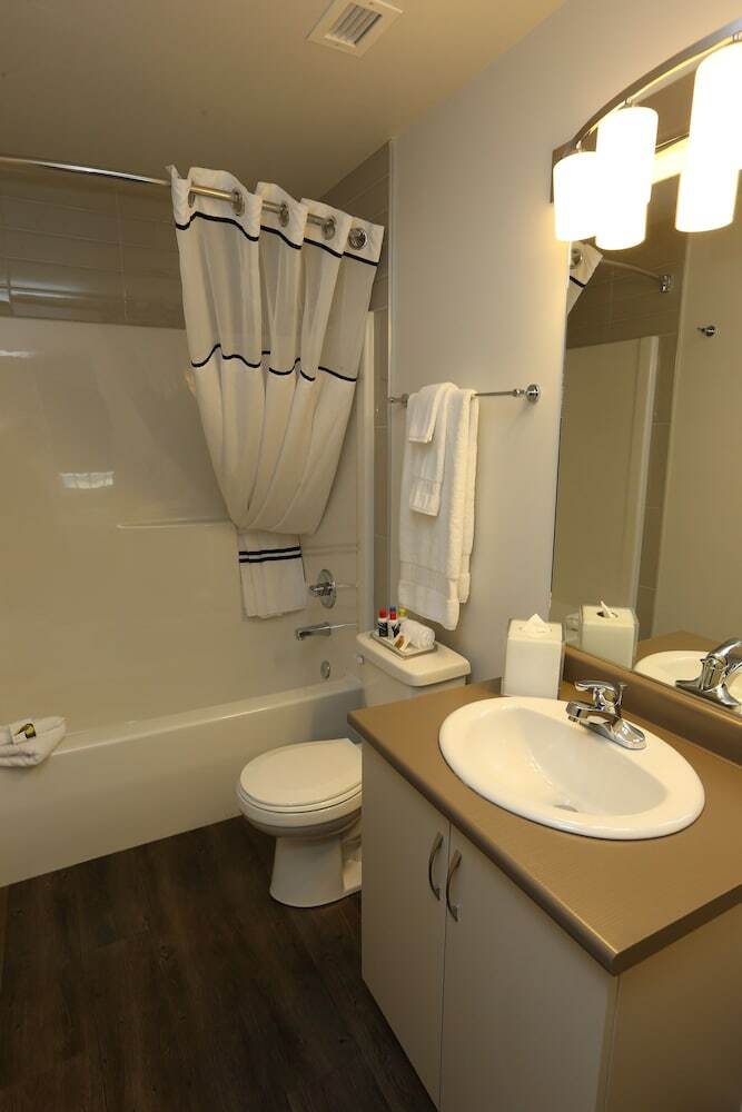 Hotel Ramada By Wyndham Fort Mcmurray