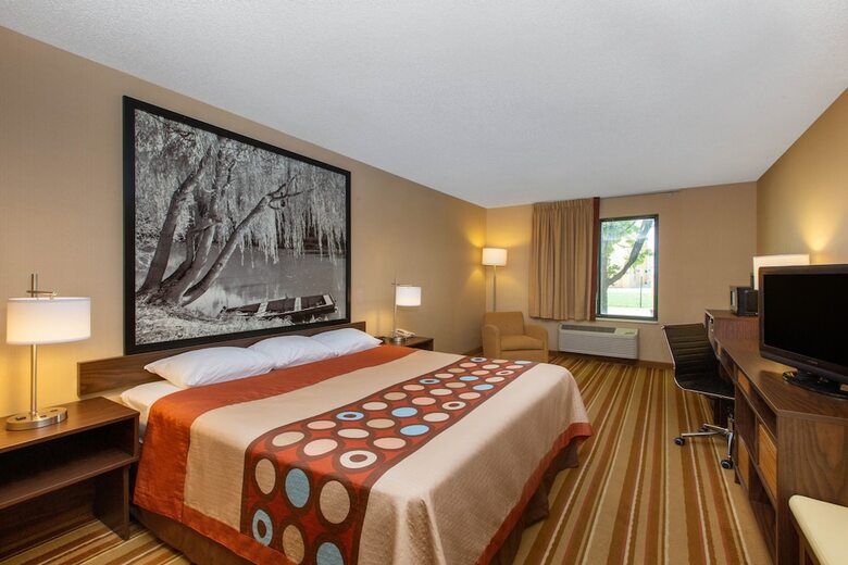 Hotel Super 8 By Wyndham Salina I-70