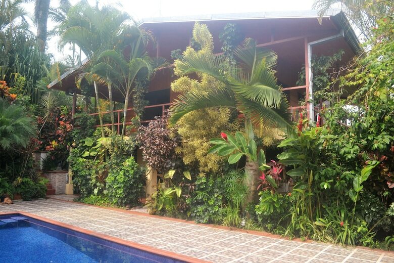 Bed & Breakfast Eden Atenas