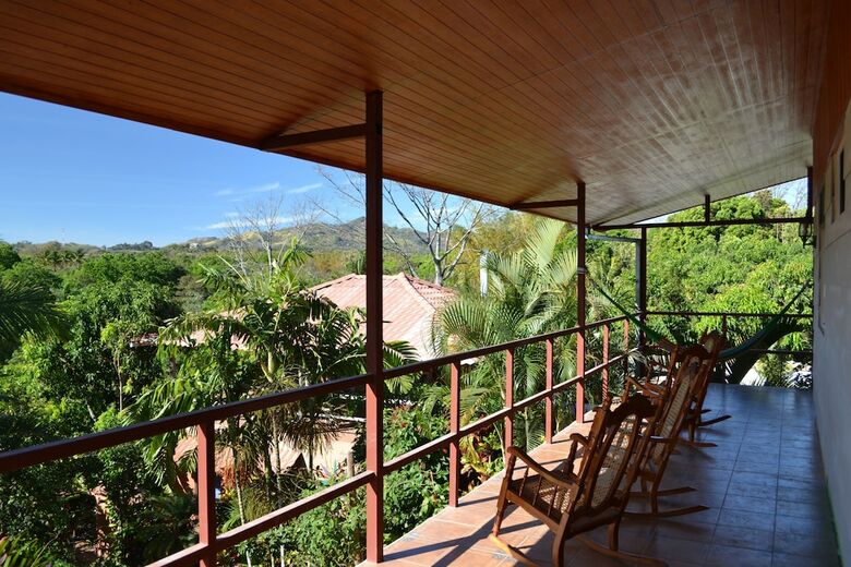 Bed & Breakfast Eden Atenas