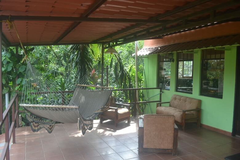 Bed & Breakfast Eden Atenas