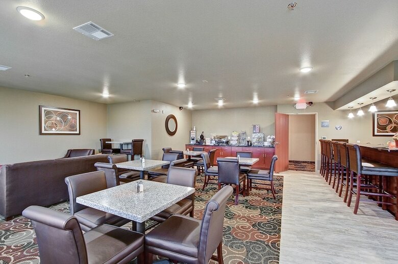Cobblestone Hotel & Suites - Pulaski