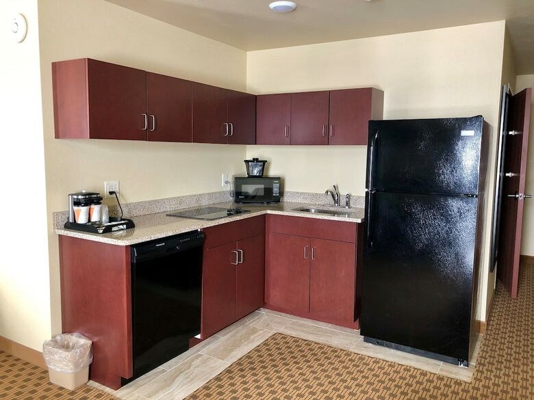 Cobblestone Hotel & Suites - Pulaski