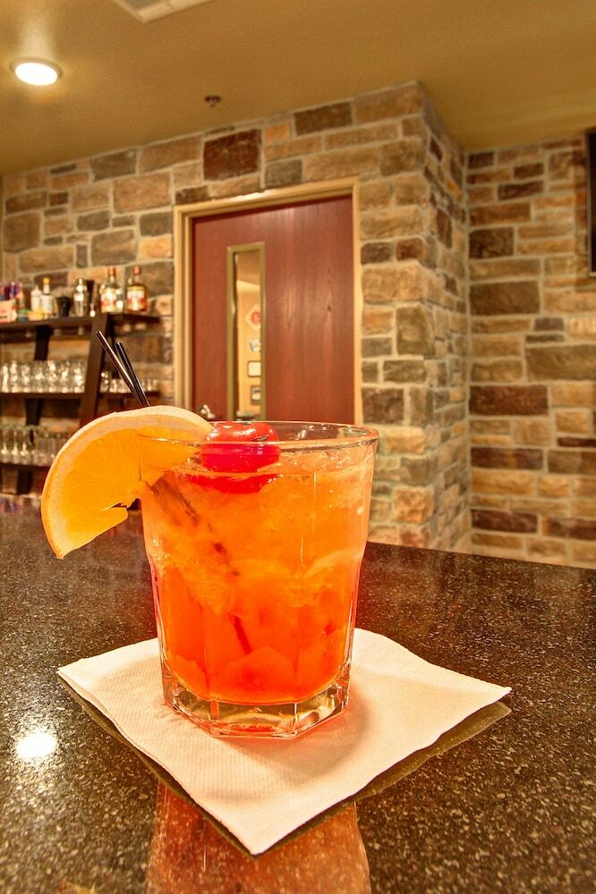 Cobblestone Hotel & Suites - Pulaski