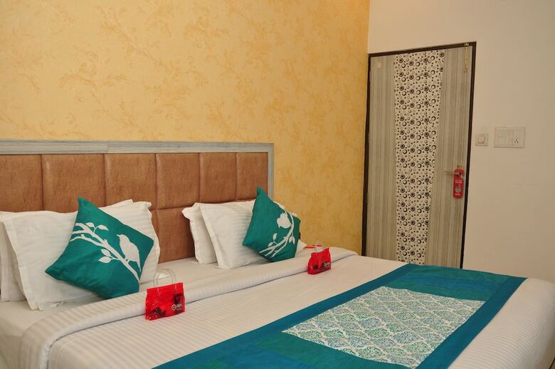 Oyo 1605 Hotel Axis Inn
