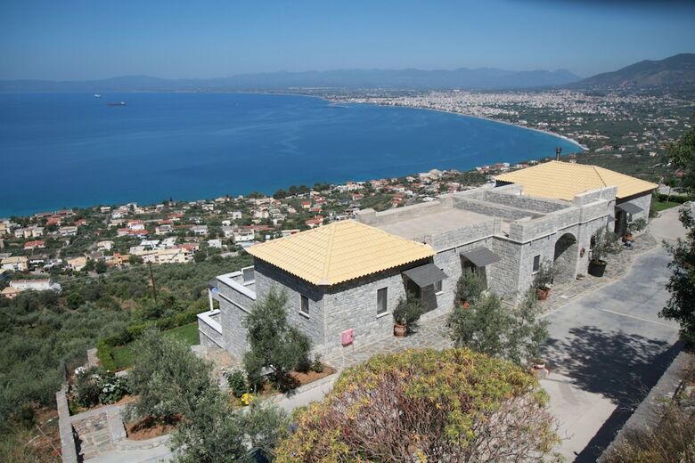 Apartamentos Petra Thea