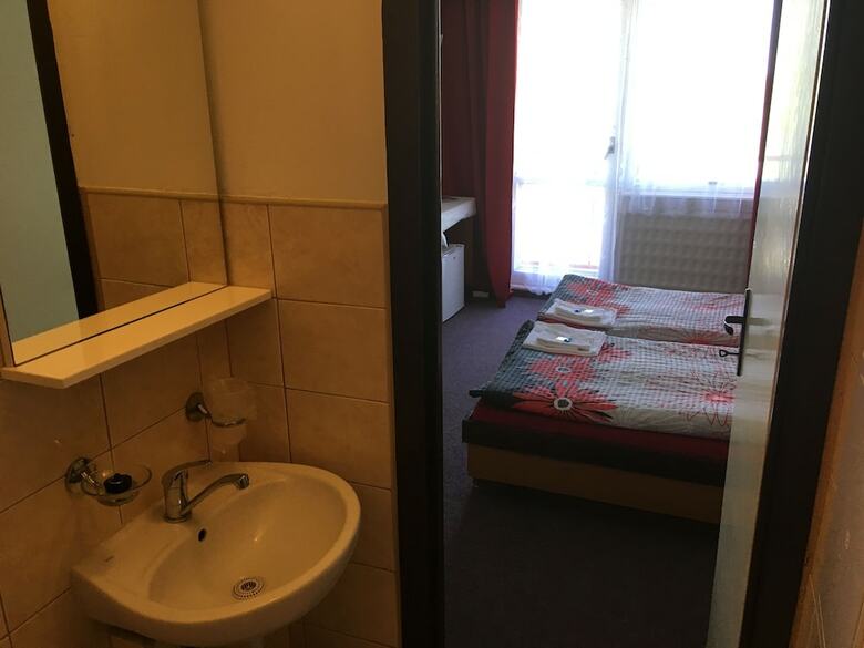 Abc Hotel