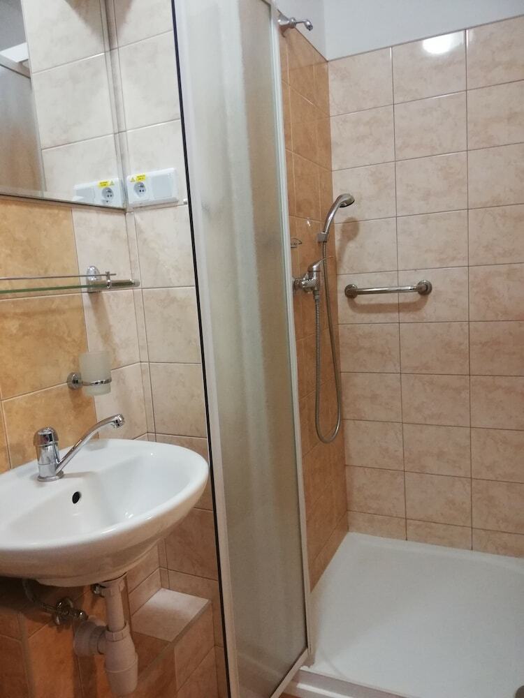 Abc Hotel
