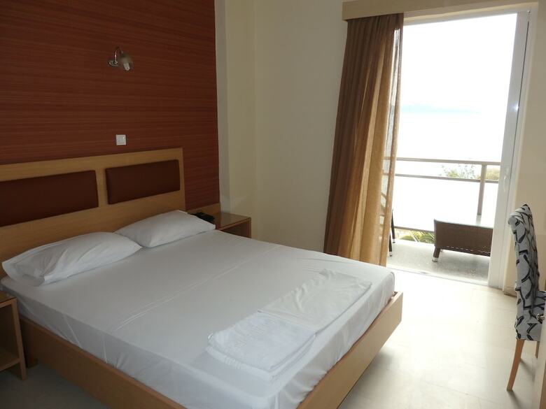 Hotel Flisvos