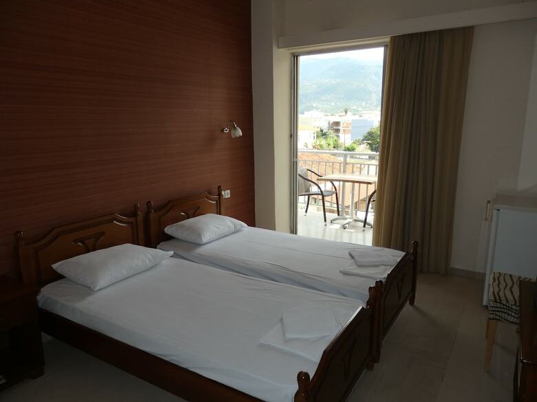Hotel Flisvos