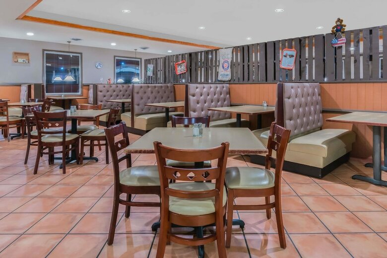 Hotel Ramada By Wyndham Strasburg