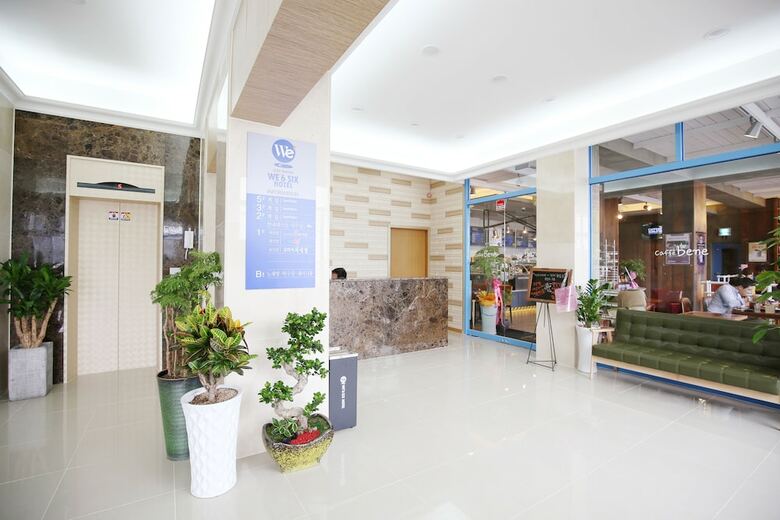 Hotel We6