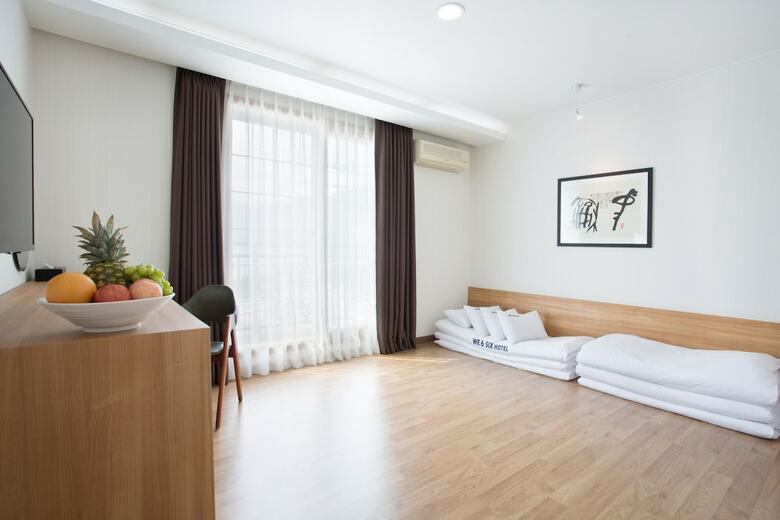 Hotel We6