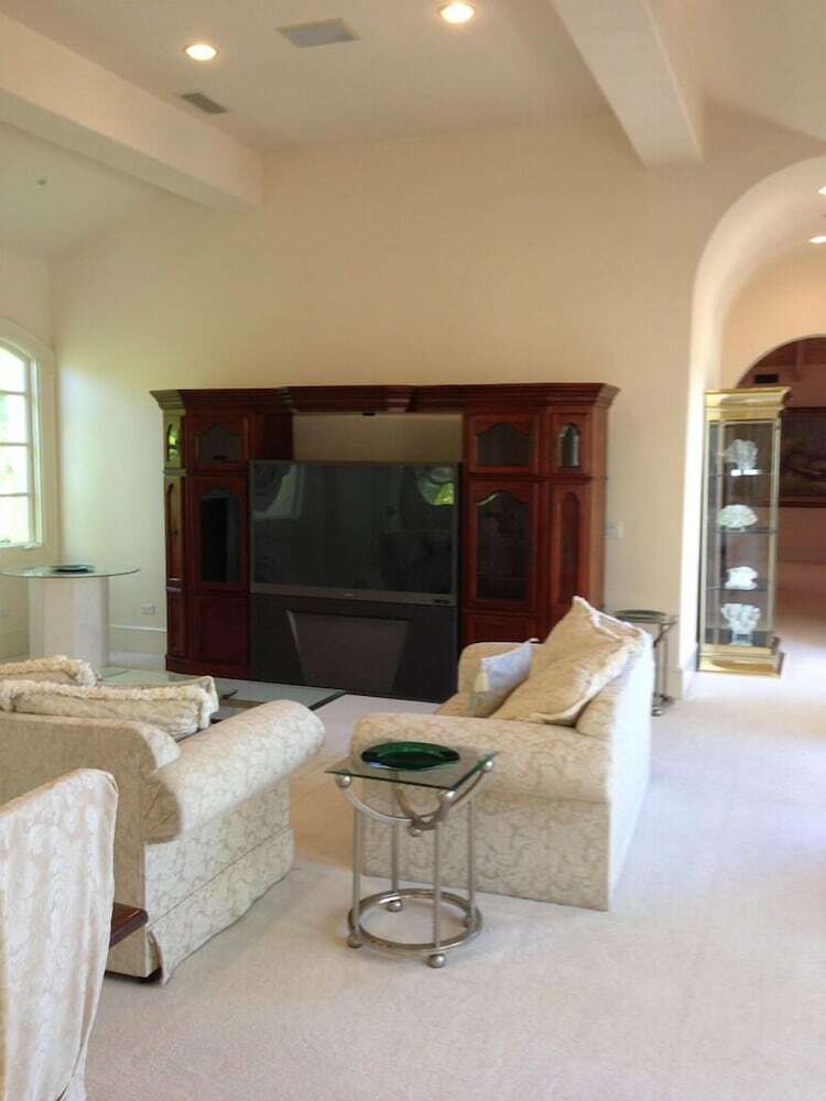 The Stradella Court Mansion