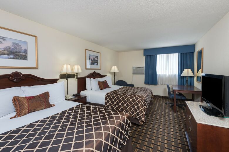 Hotel Baymont By Wyndham Osage Beach