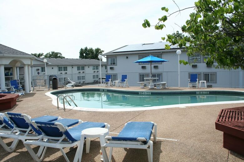 Hotel Baymont By Wyndham Osage Beach