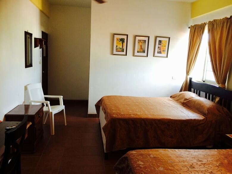 Hotel Easy Inn