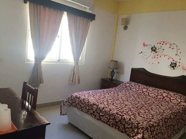 Hotel Easy Inn