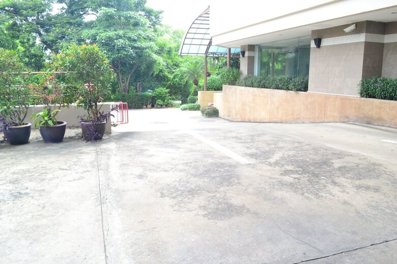 Sky Place Serviced Apartment