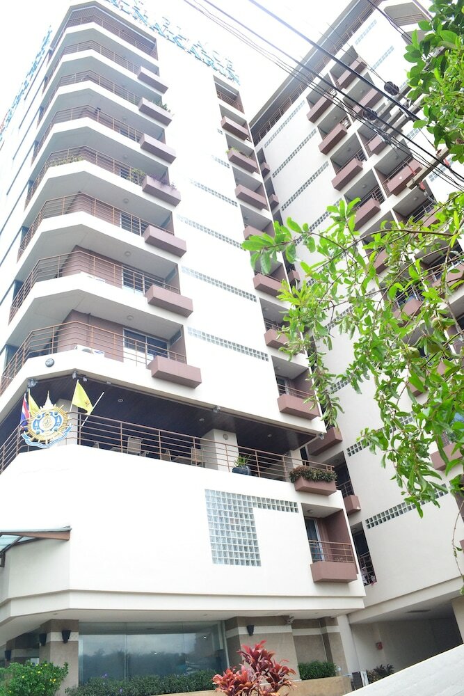 Sky Place Serviced Apartment