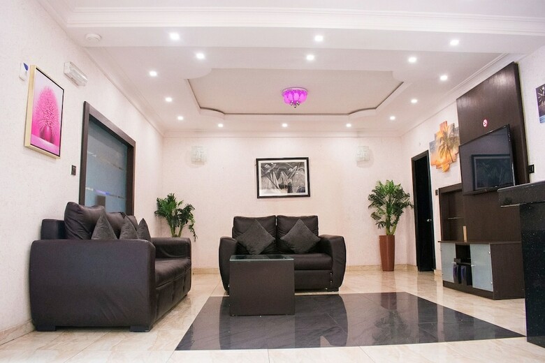 Atlantic Hotel And Suites