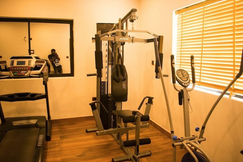 Atlantic Hotel And Suites